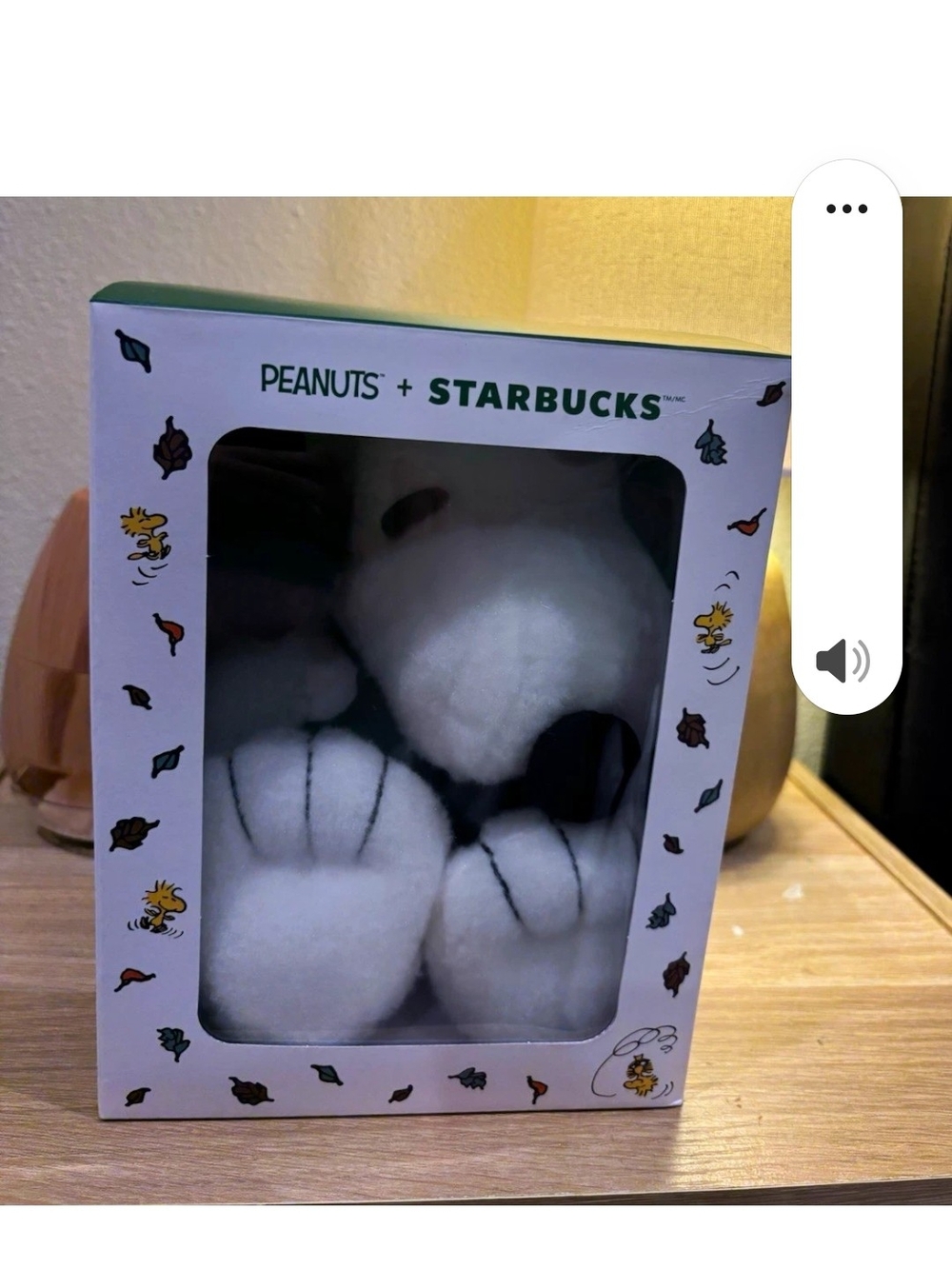 Starbucks White Peanuts Plush Cat Paw Toy Set